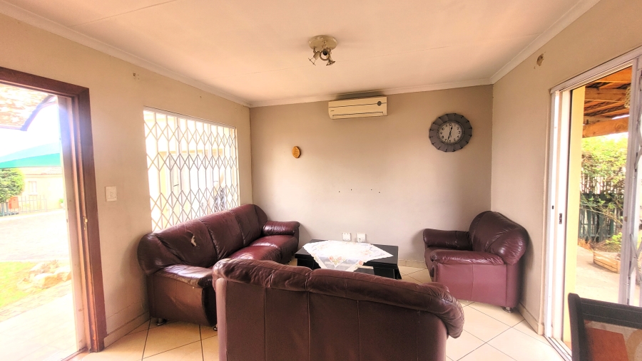 To Let 2 Bedroom Property for Rent in Elandspark Gauteng