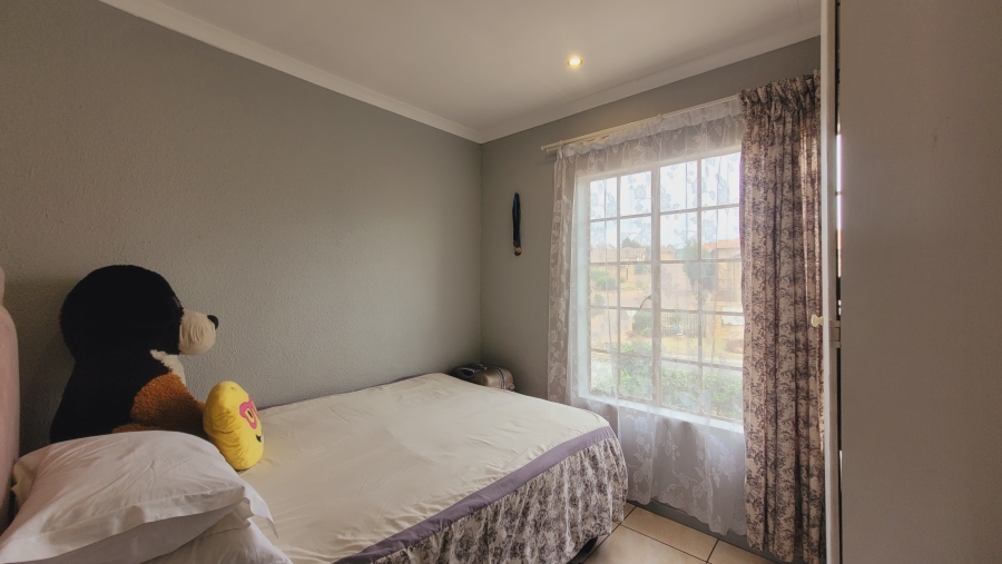 To Let 3 Bedroom Property for Rent in Elandspark Gauteng