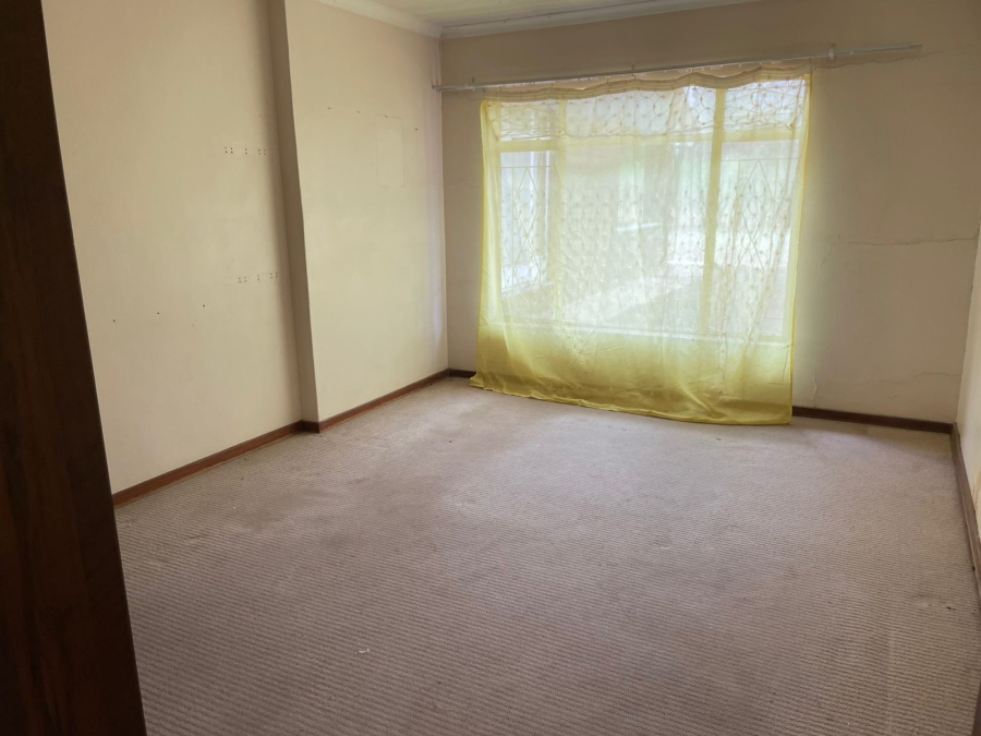 To Let 4 Bedroom Property for Rent in Unitas Park Gauteng