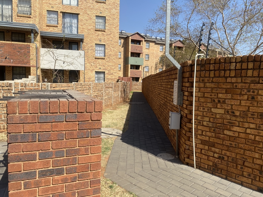 2 Bedroom Property for Sale in Montana Tuine Gauteng