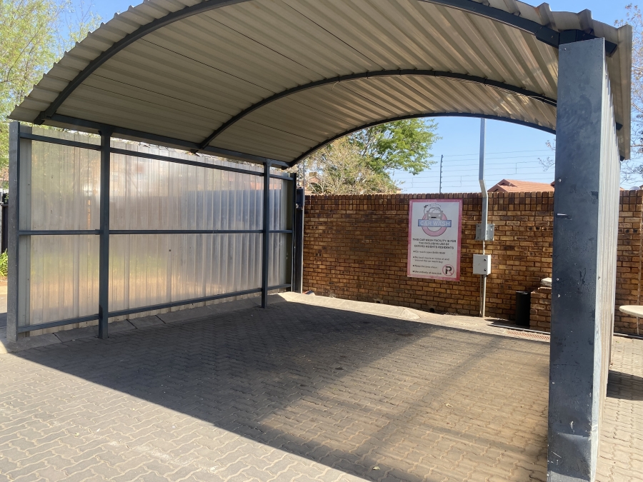 2 Bedroom Property for Sale in Montana Tuine Gauteng