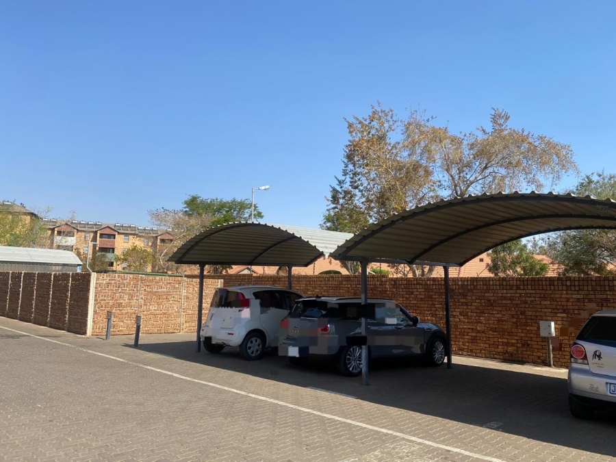 2 Bedroom Property for Sale in Montana Tuine Gauteng