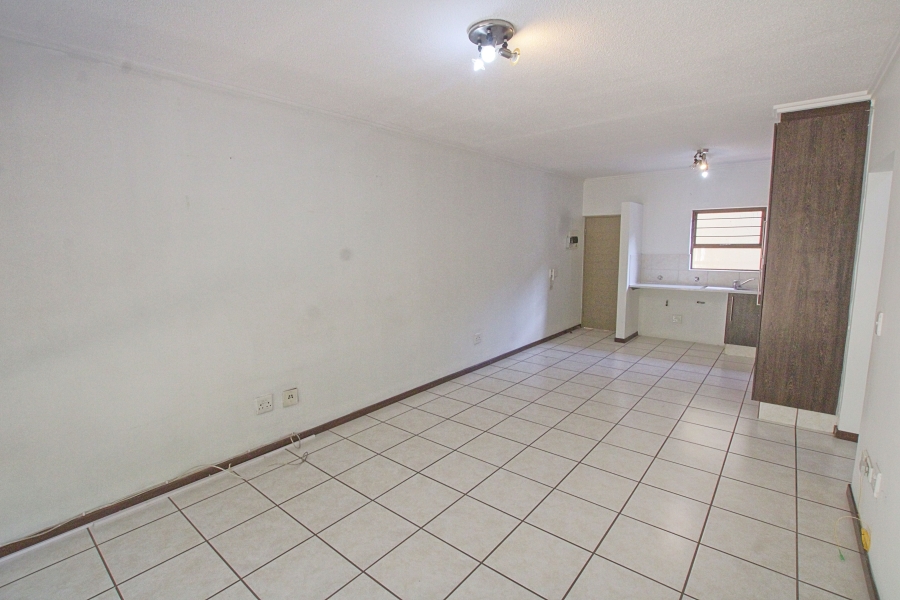 To Let 2 Bedroom Property for Rent in Broadacres Gauteng