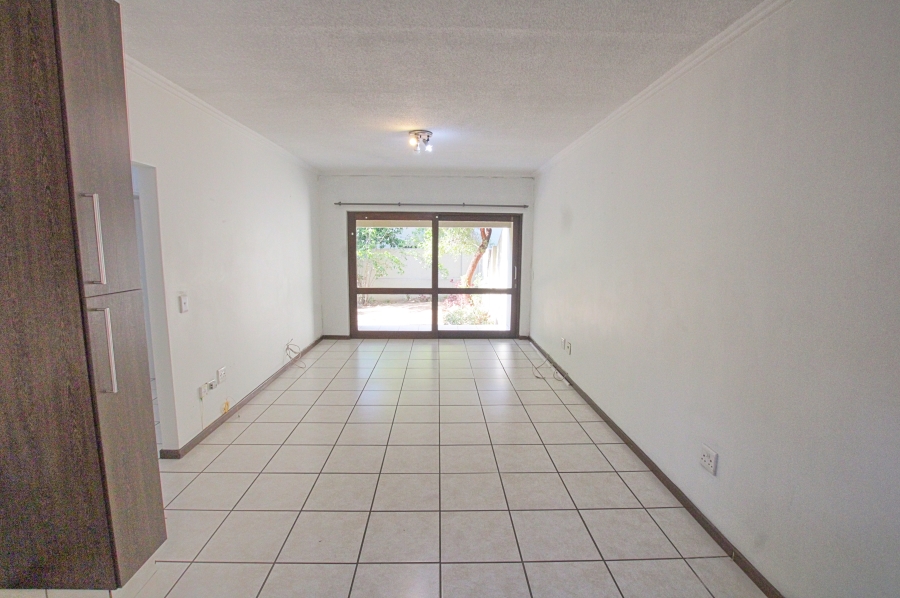 To Let 2 Bedroom Property for Rent in Broadacres Gauteng