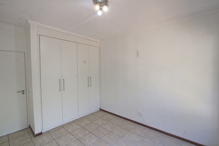 To Let 2 Bedroom Property for Rent in Broadacres Gauteng