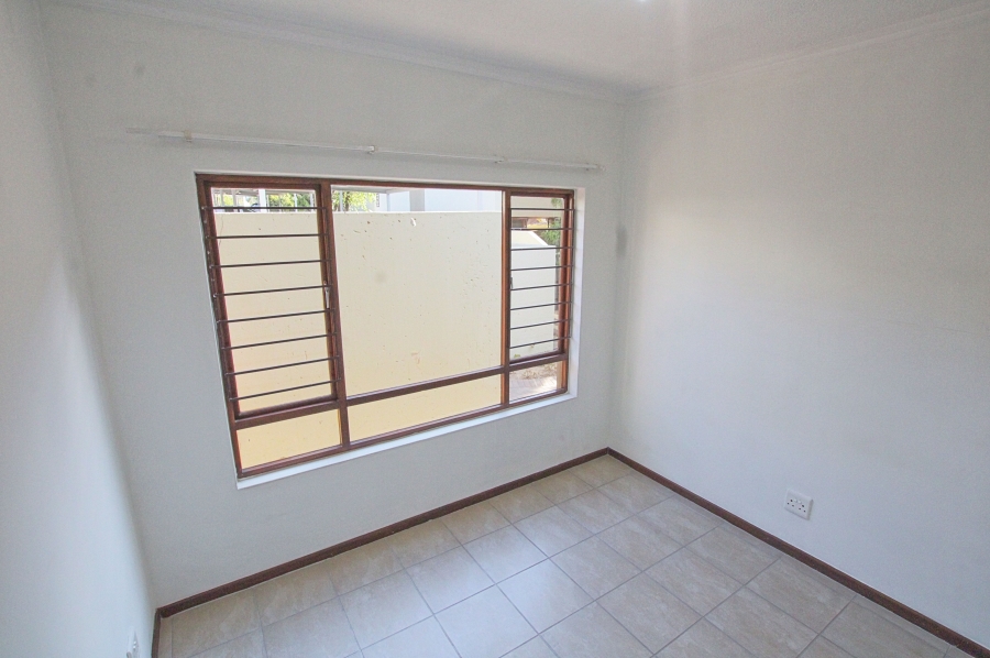 To Let 2 Bedroom Property for Rent in Broadacres Gauteng