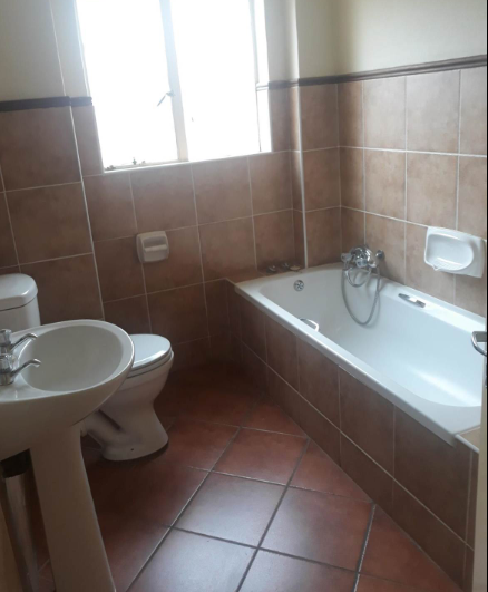 To Let 3 Bedroom Property for Rent in Die Hoewes Gauteng