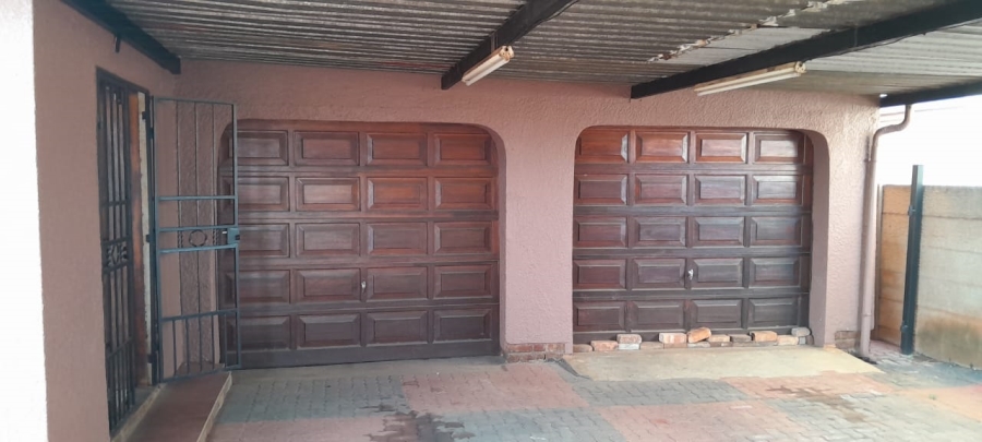 3 Bedroom Property for Sale in Dawn Park Gauteng