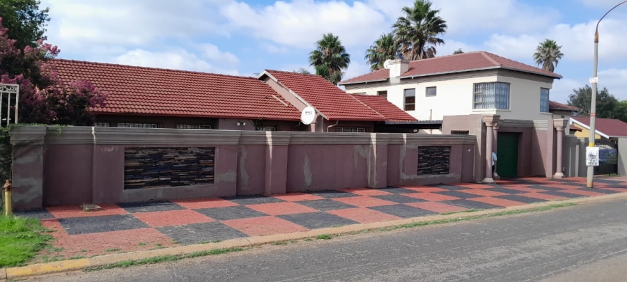 3 Bedroom Property for Sale in Dawn Park Gauteng