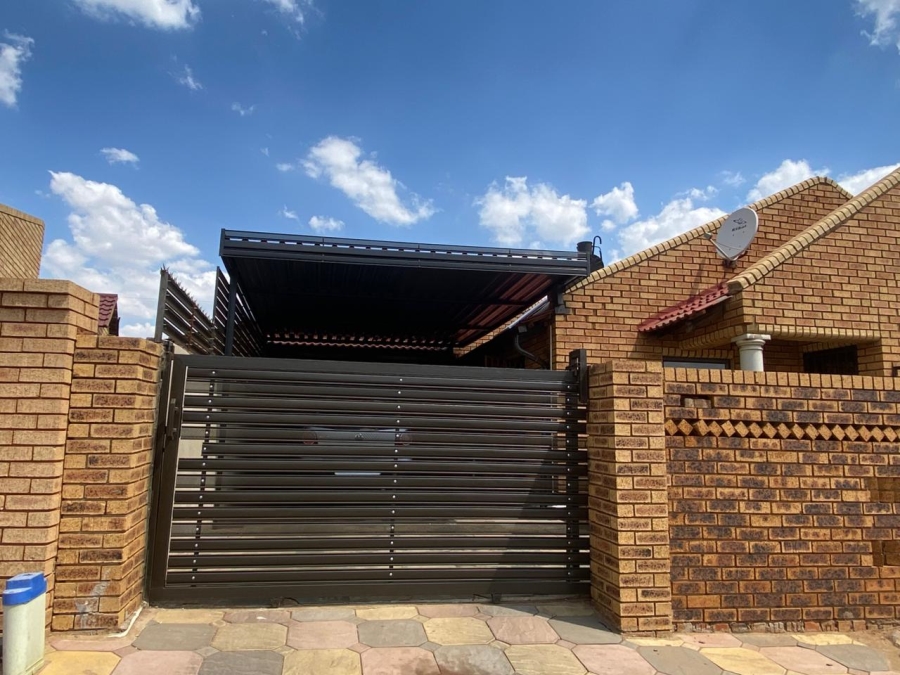 3 Bedroom Property for Sale in Vosloorus Gauteng