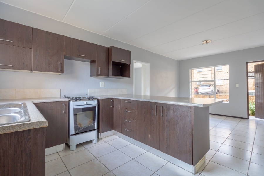 2 Bedroom Property for Sale in Honeypark Gauteng