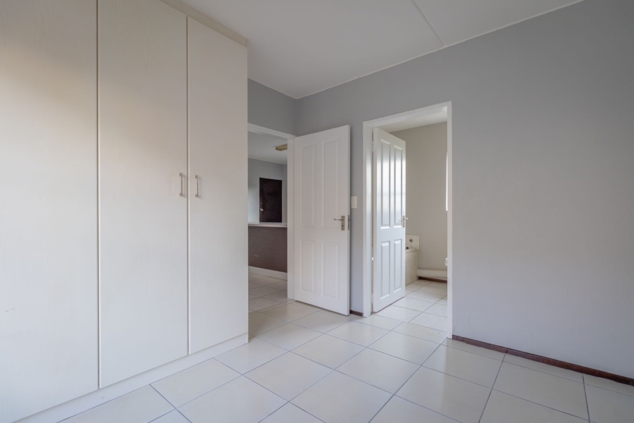 2 Bedroom Property for Sale in Honeypark Gauteng