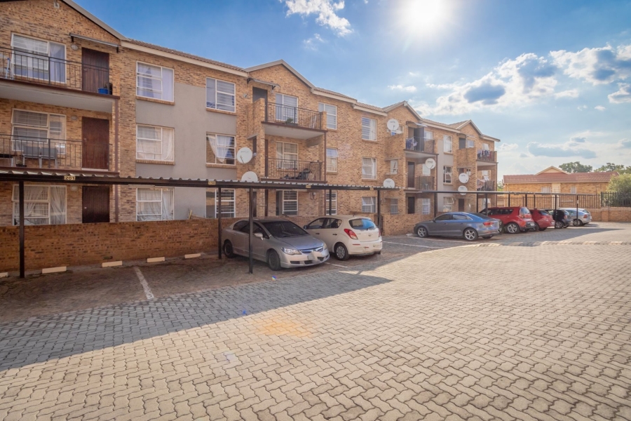 2 Bedroom Property for Sale in Honeypark Gauteng