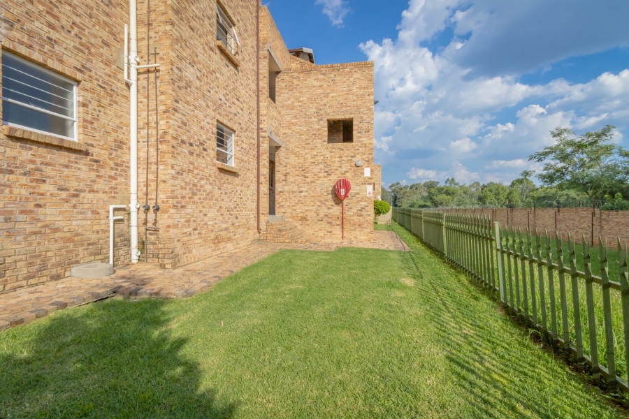 2 Bedroom Property for Sale in Honeypark Gauteng