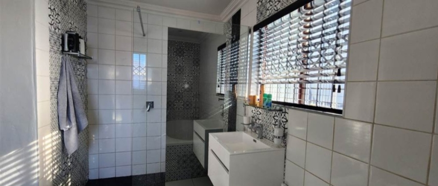 4 Bedroom Property for Sale in Erasmuskloof Gauteng