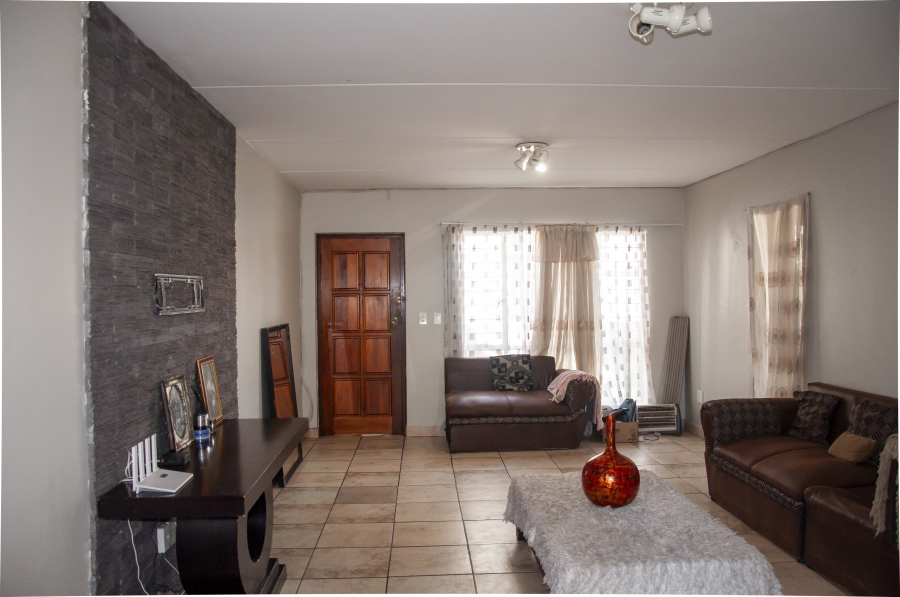 2 Bedroom Property for Sale in Vorna Valley Gauteng