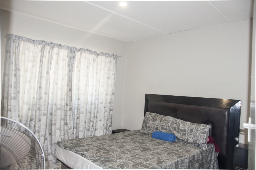 2 Bedroom Property for Sale in Vorna Valley Gauteng