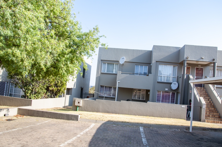 2 Bedroom Property for Sale in Vorna Valley Gauteng