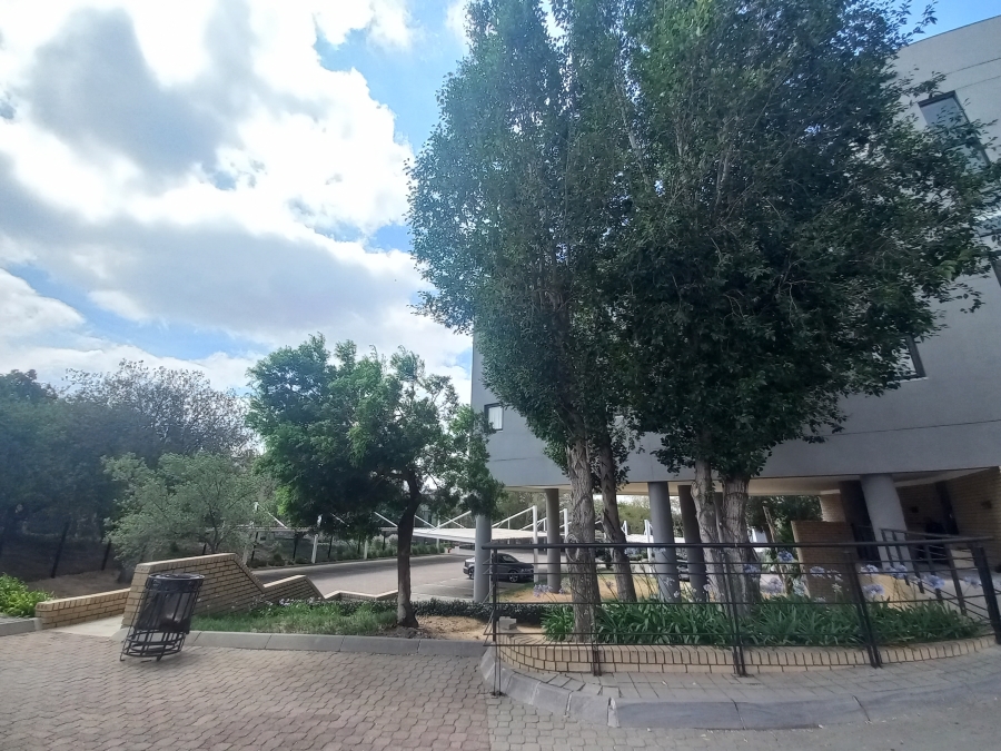 To Let commercial Property for Rent in Midridge Park Gauteng