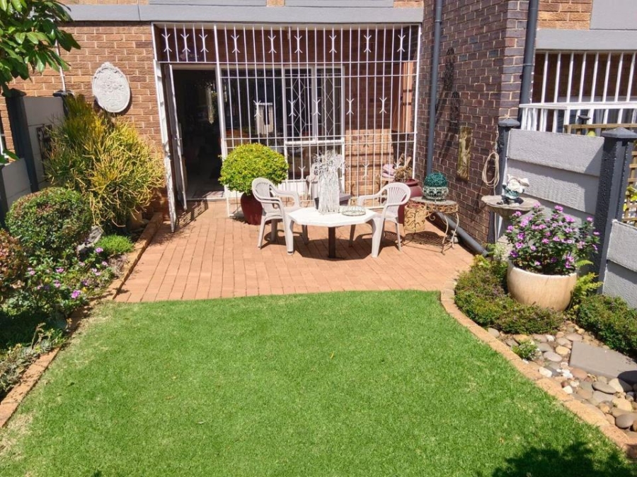 2 Bedroom Property for Sale in South Crest Gauteng