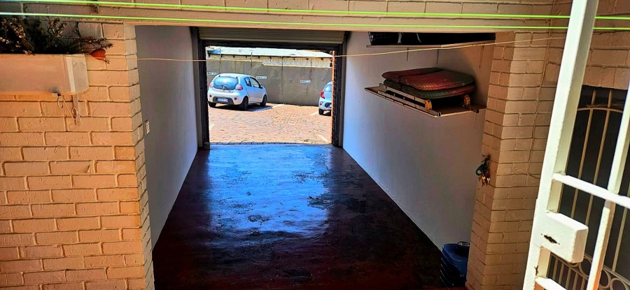 2 Bedroom Property for Sale in South Crest Gauteng