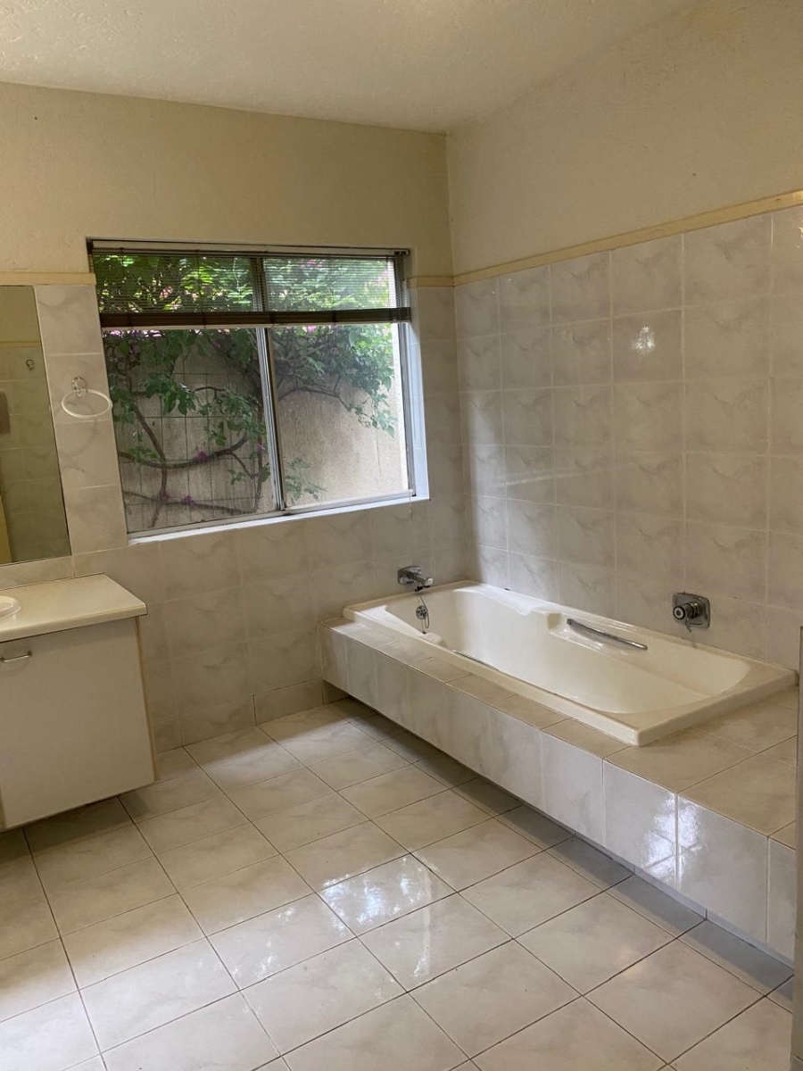 To Let 3 Bedroom Property for Rent in Bryanston Gauteng