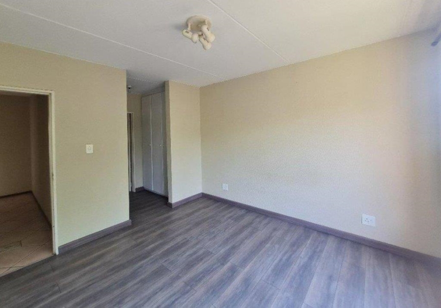 2 Bedroom Property for Sale in Dowerglen Ext 4 Gauteng