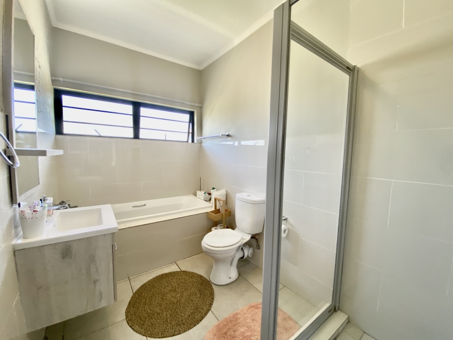 3 Bedroom Property for Sale in Amberfield Gauteng