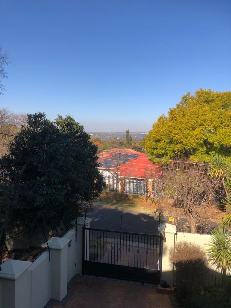 To Let 1 Bedroom Property for Rent in Linden Gauteng