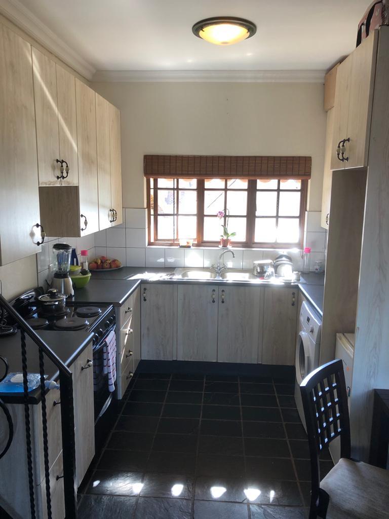 To Let 1 Bedroom Property for Rent in Linden Gauteng