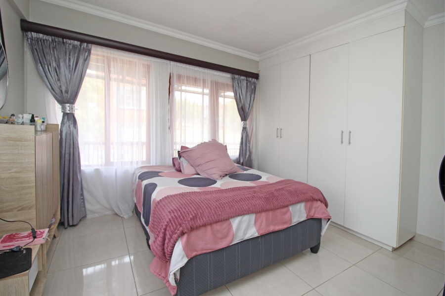 3 Bedroom Property for Sale in Willowbrook Gauteng