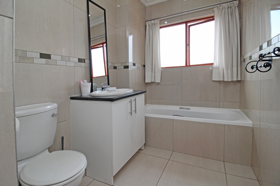 3 Bedroom Property for Sale in Willowbrook Gauteng