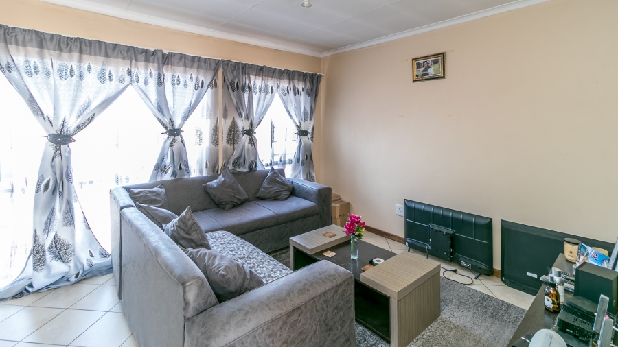 2 Bedroom Property for Sale in Noordwyk Gauteng