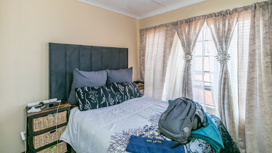 2 Bedroom Property for Sale in Noordwyk Gauteng