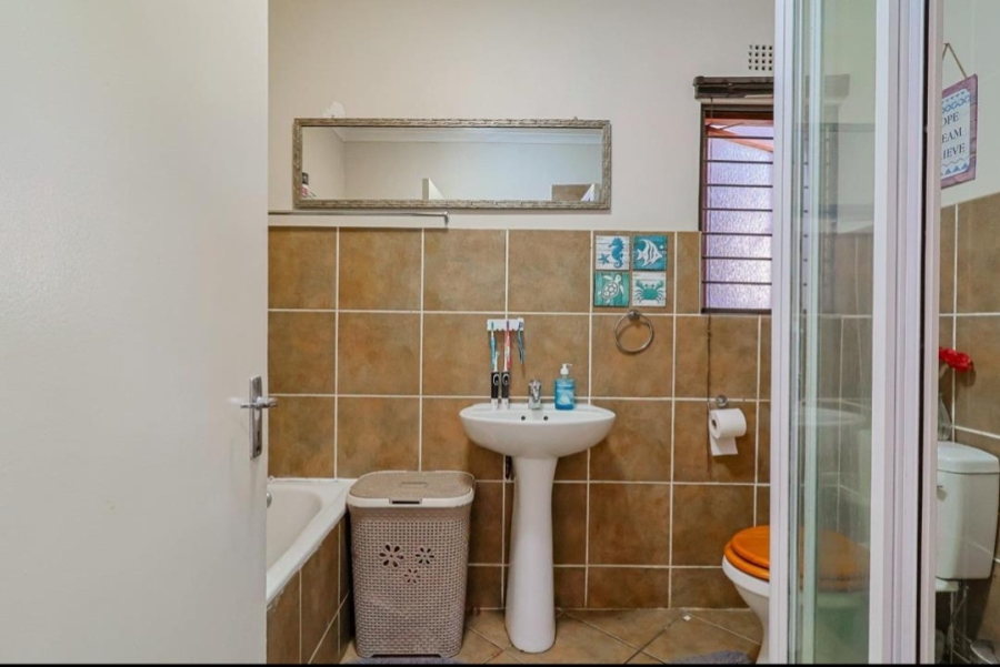 2 Bedroom Property for Sale in Northwold Gauteng