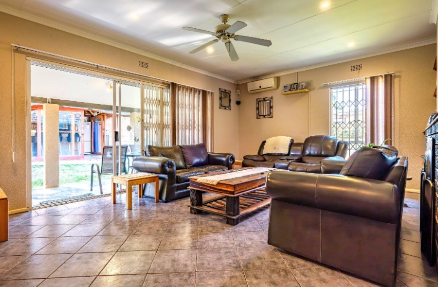 4 Bedroom Property for Sale in Mulbarton Gauteng