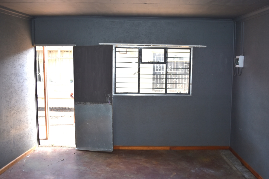 To Let 0 Bedroom Property for Rent in Booysens Gauteng