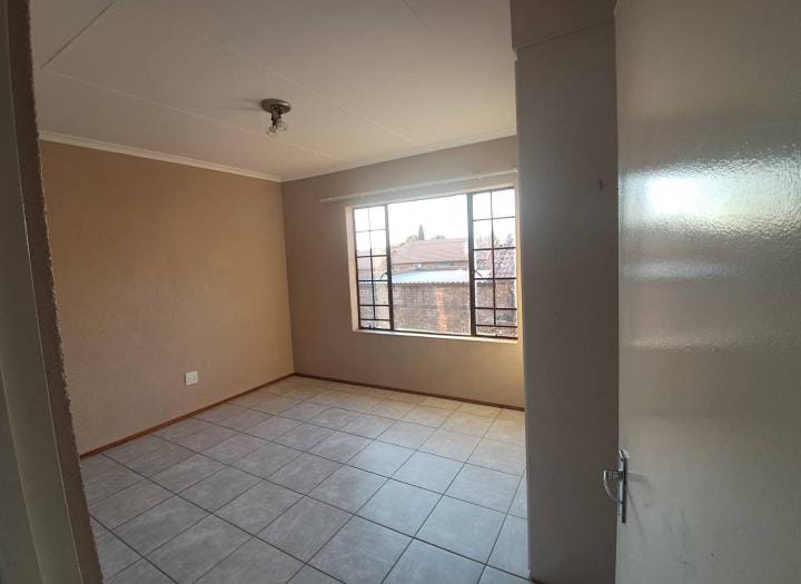 To Let 2 Bedroom Property for Rent in Halfway Gardens Gauteng