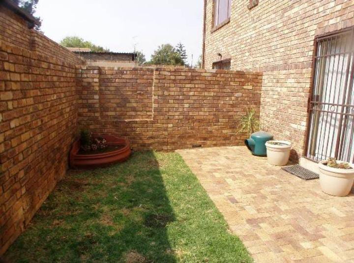 To Let 2 Bedroom Property for Rent in Halfway Gardens Gauteng