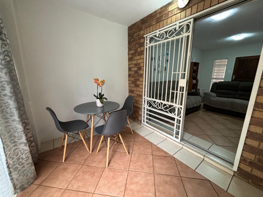 To Let 2 Bedroom Property for Rent in Olympus AH Gauteng