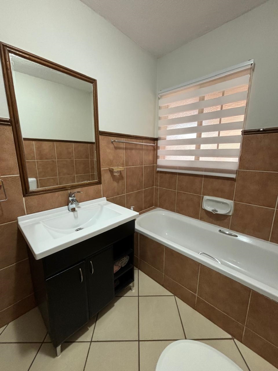 To Let 2 Bedroom Property for Rent in Olympus AH Gauteng