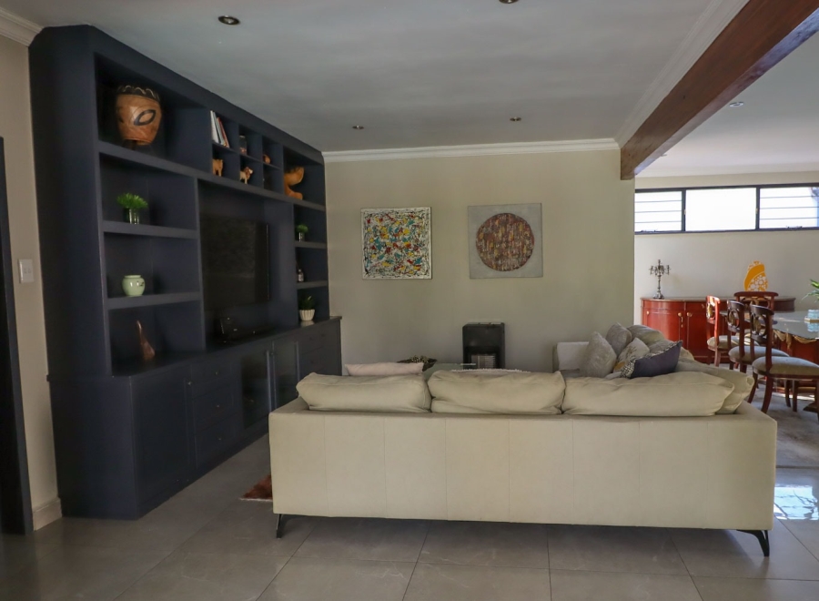 To Let 4 Bedroom Property for Rent in Bryanston Gauteng