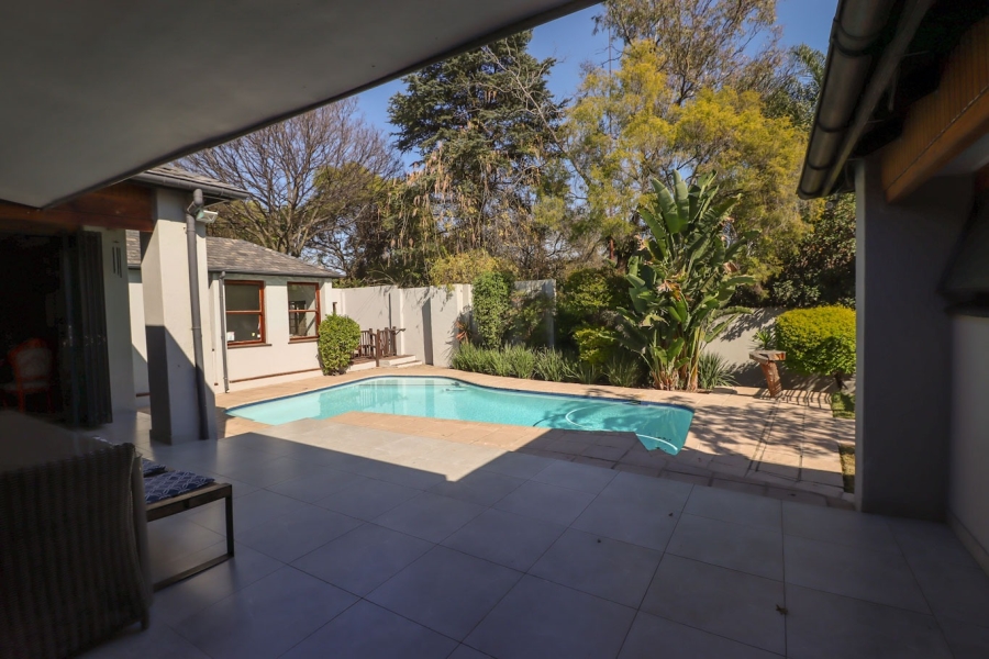 To Let 4 Bedroom Property for Rent in Bryanston Gauteng