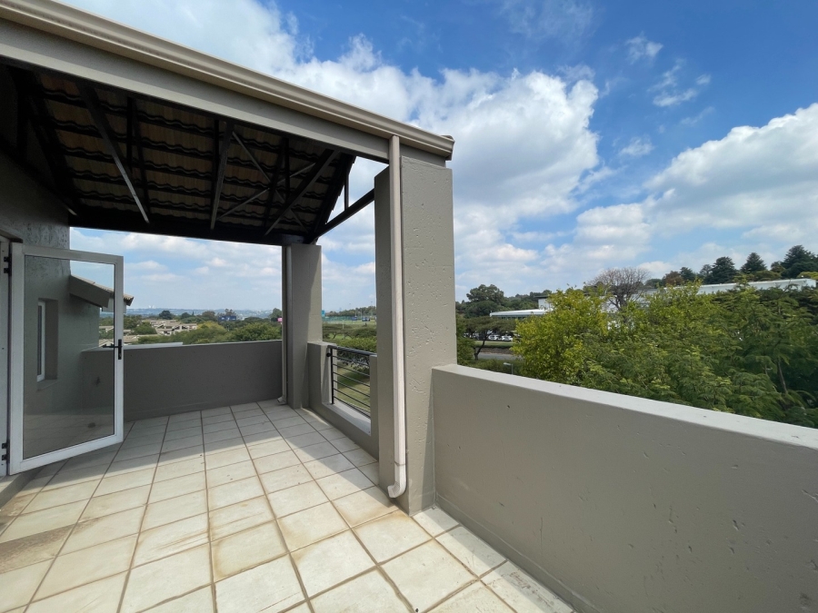 1 Bedroom Property for Sale in Bryanston Gauteng