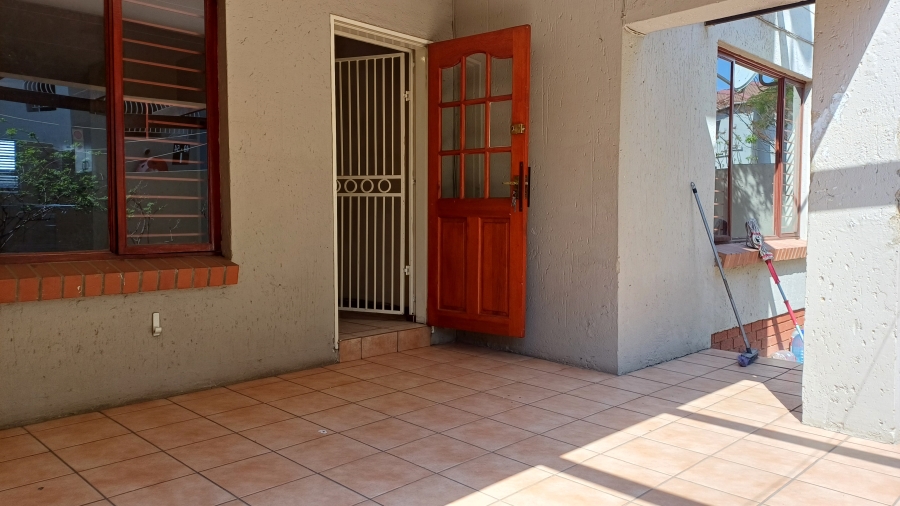 To Let 2 Bedroom Property for Rent in Sunninghill Gauteng