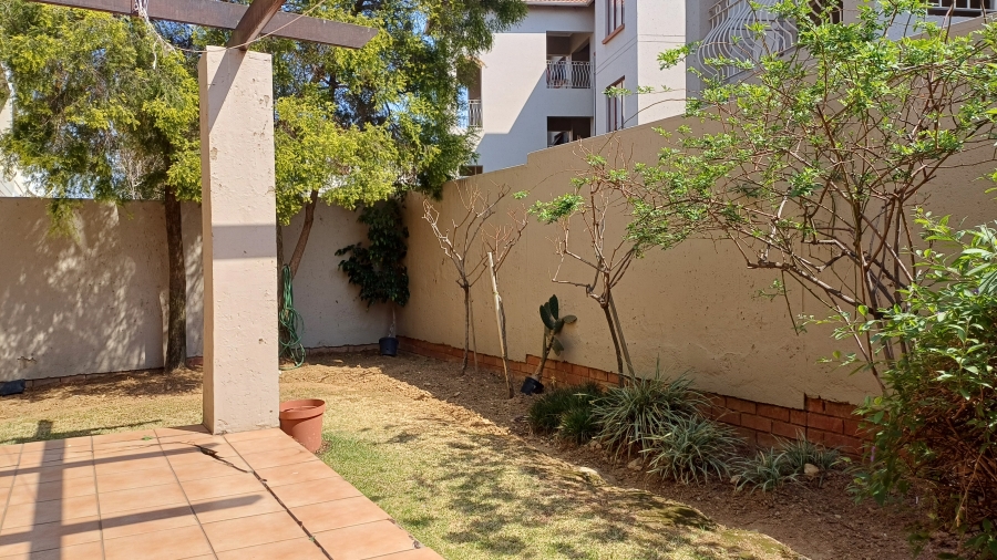 To Let 2 Bedroom Property for Rent in Sunninghill Gauteng