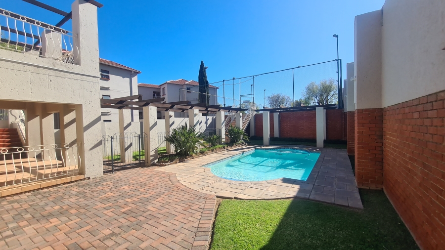 To Let 2 Bedroom Property for Rent in Sunninghill Gauteng