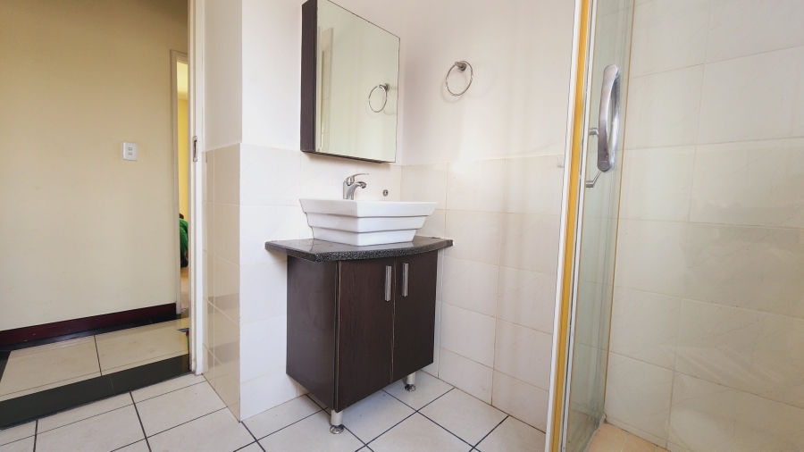 2 Bedroom Property for Sale in Noordwyk Gauteng