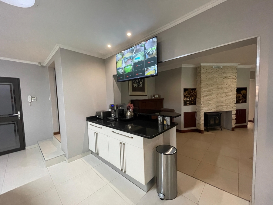 5 Bedroom Property for Sale in Three Rivers East Gauteng