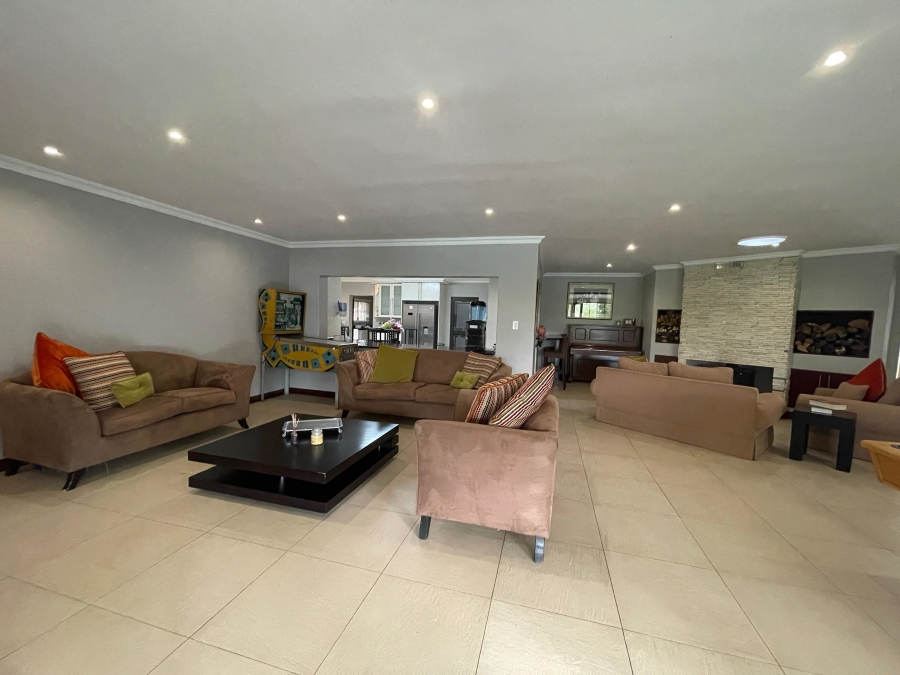 5 Bedroom Property for Sale in Three Rivers East Gauteng